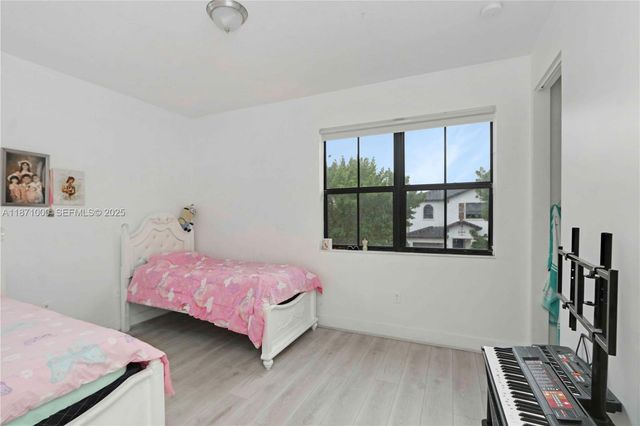 3293 W 98th Place, Hialeah, FL 33018