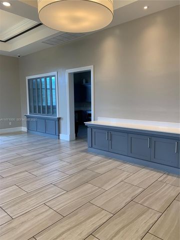 3293 W 98th Place, Hialeah, FL 33018