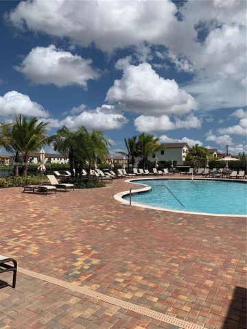 3293 W 98th Place, Hialeah, FL 33018