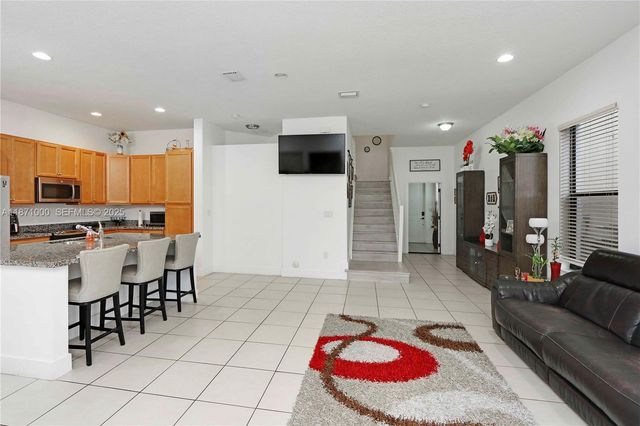 3293 W 98th Place, Hialeah, FL 33018