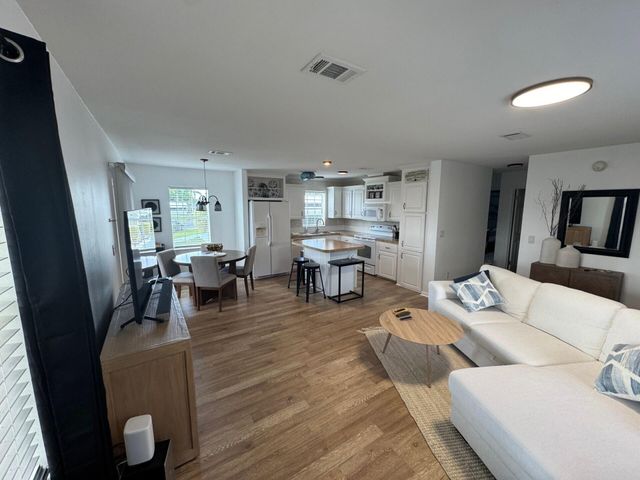 8924 Princess Donna Court E, Boynton Beach, FL 33436