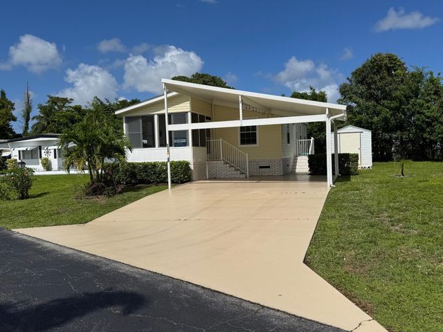 8924 Princess Donna Court E, Boynton Beach, FL 33436