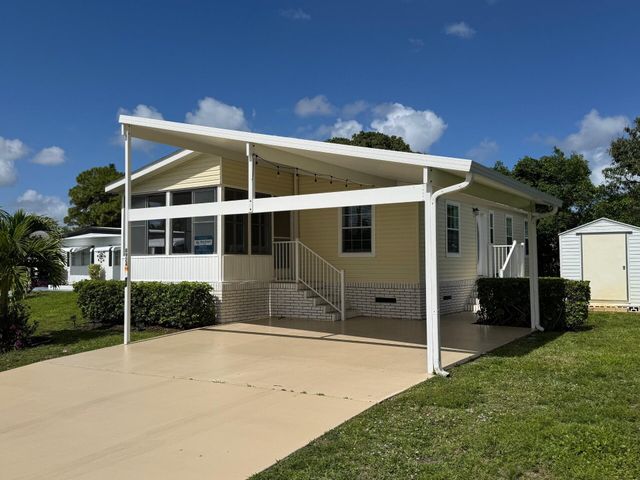 8924 Princess Donna Court E, Boynton Beach, FL 33436