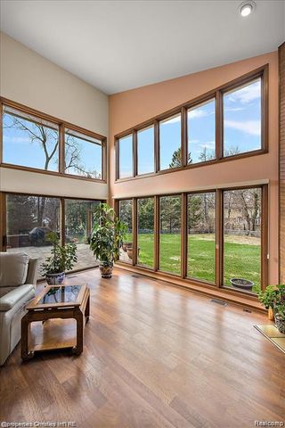 4566 Walden Drive, Bloomfield Hills, MI 48301