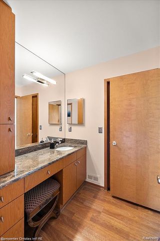 4566 Walden Drive, Bloomfield Hills, MI 48301
