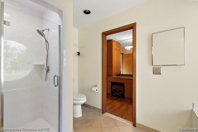 4566 Walden Drive, Bloomfield Hills, MI 48301