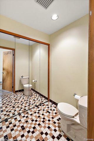 4566 Walden Drive, Bloomfield Hills, MI 48301
