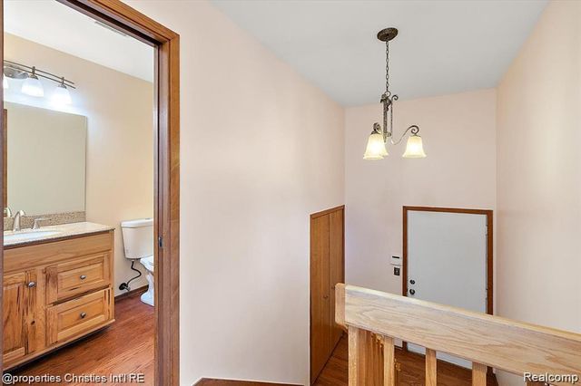 4566 Walden Drive, Bloomfield Hills, MI 48301