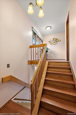 4566 Walden Drive, Bloomfield Hills, MI 48301