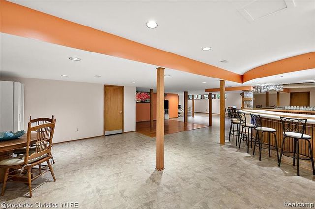 4566 Walden Drive, Bloomfield Hills, MI 48301