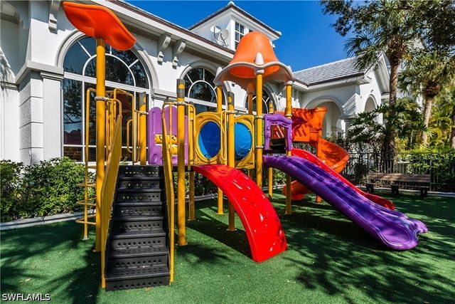 7774 Mulberry LN, Naples, FL 34114