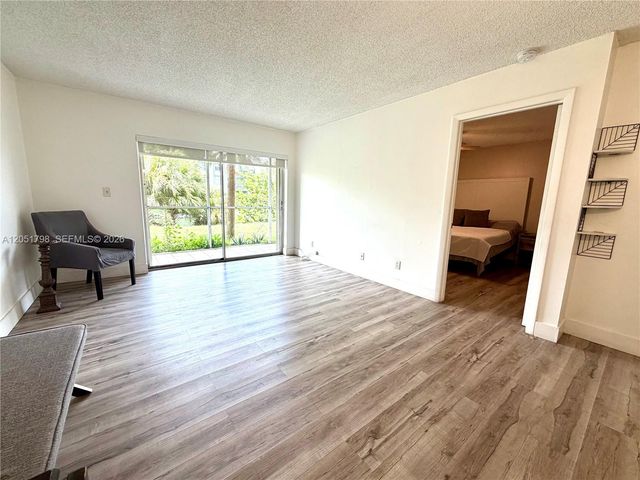 17000 NW 67th Avenue 130, Hialeah, FL 33015