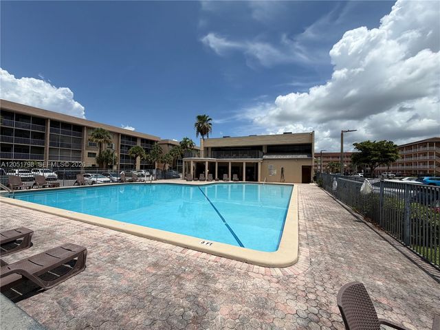 17000 NW 67th Avenue 130, Hialeah, FL 33015