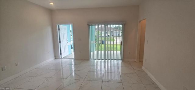 4602 25th ST SW, Lehigh Acres, FL 33973