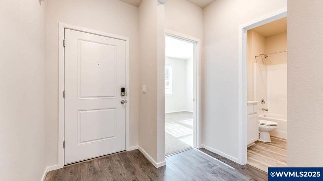 1180 Sparrow St, Woodburn, OR 97071