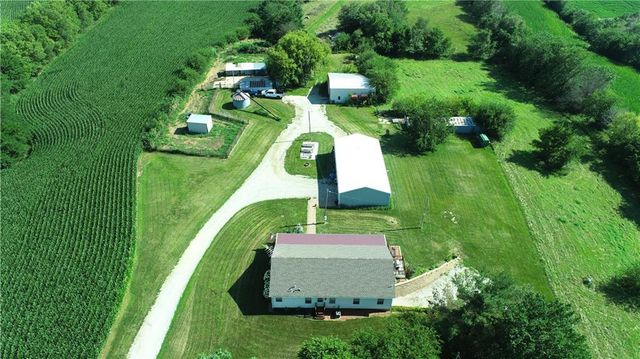 9226 427 Road, Savannah, MO 64485