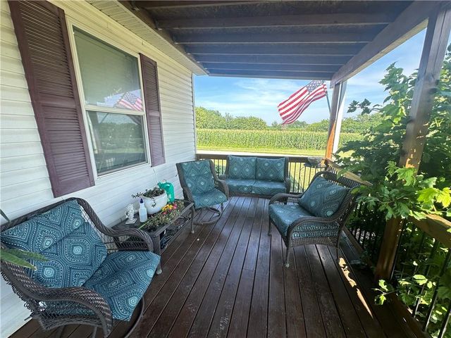 9226 427 Road, Savannah, MO 64485