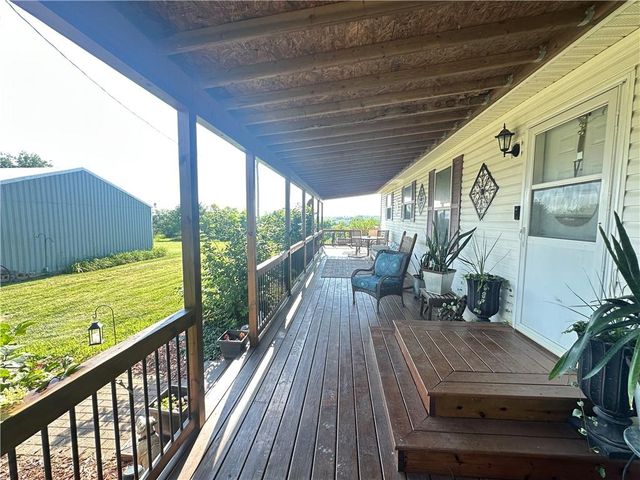 9226 427 Road, Savannah, MO 64485