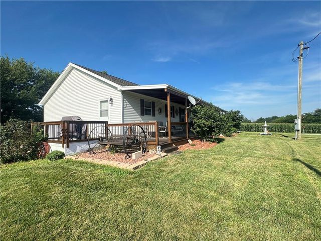 9226 427 Road, Savannah, MO 64485