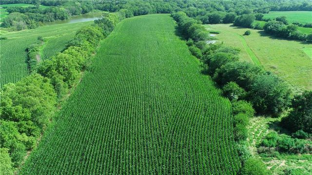 9226 427 Road, Savannah, MO 64485