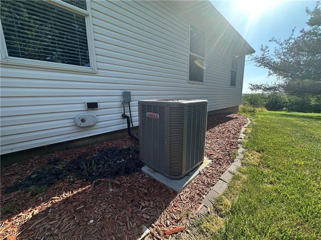 9226 427 Road, Savannah, MO 64485