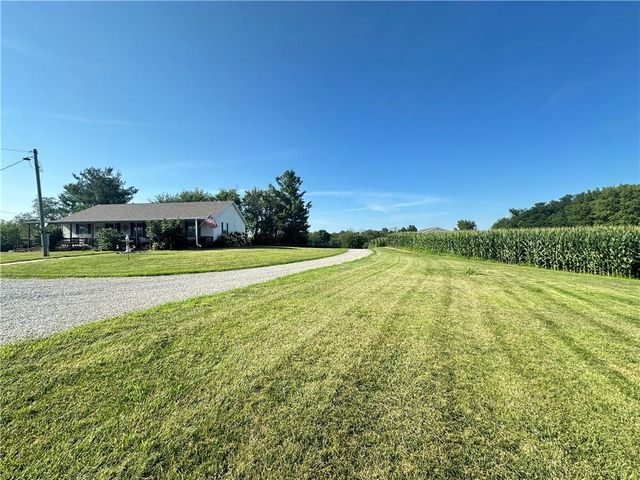 9226 427 Road, Savannah, MO 64485