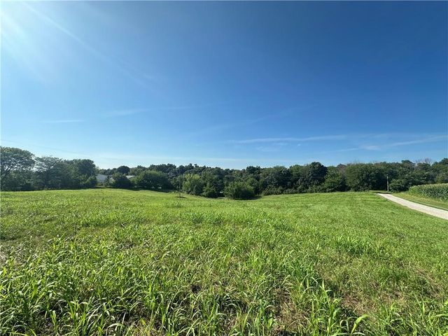 9226 427 Road, Savannah, MO 64485