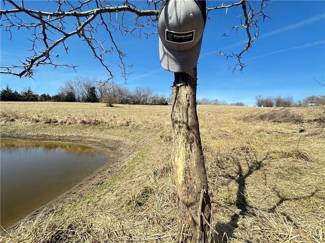 9226 427 Road, Savannah, MO 64485