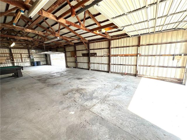 9226 427 Road, Savannah, MO 64485