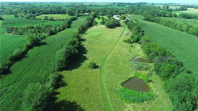 9226 427 Road, Savannah, MO 64485