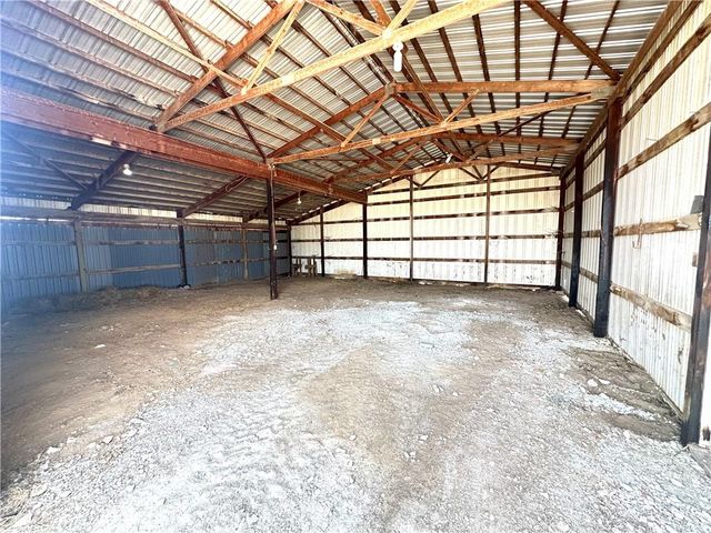 9226 427 Road, Savannah, MO 64485