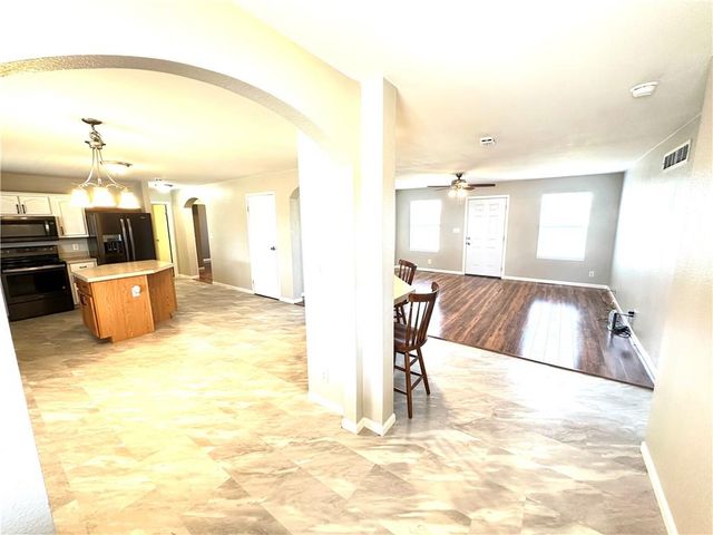 9226 427 Road, Savannah, MO 64485