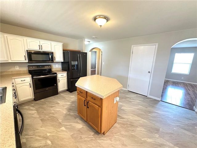 9226 427 Road, Savannah, MO 64485