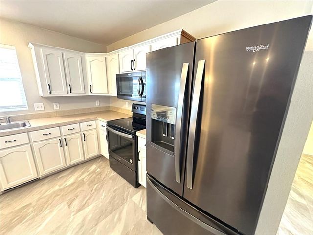 9226 427 Road, Savannah, MO 64485