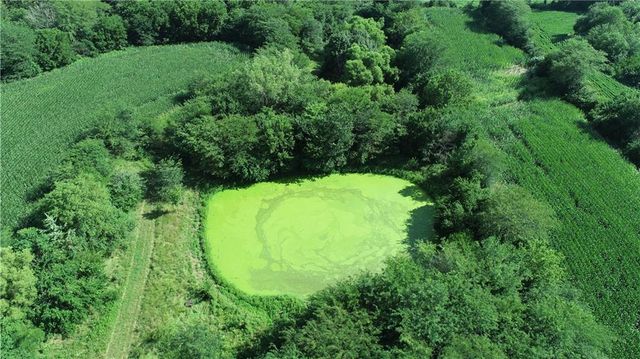 9226 427 Road, Savannah, MO 64485