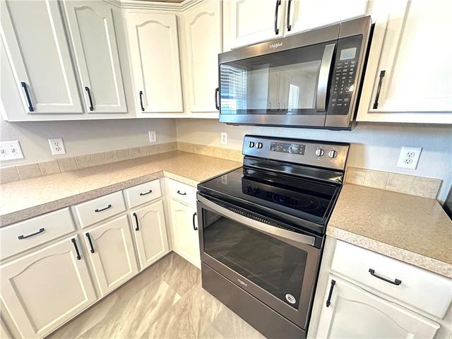 9226 427 Road, Savannah, MO 64485