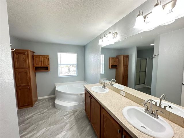 9226 427 Road, Savannah, MO 64485