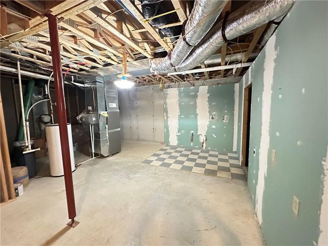 9226 427 Road, Savannah, MO 64485