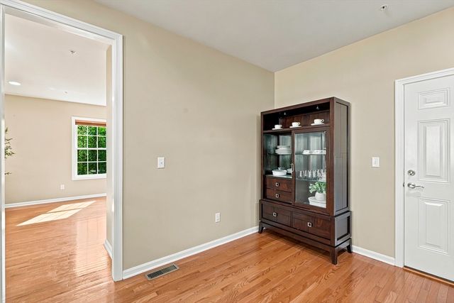 39 Frostpane Ln 39, Hopkinton, MA 01748