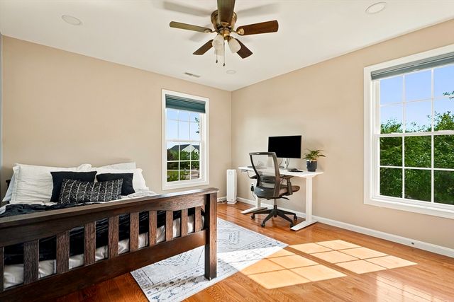 39 Frostpane Ln 39, Hopkinton, MA 01748