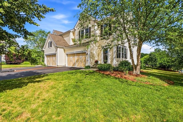 39 Frostpane Ln 39, Hopkinton, MA 01748
