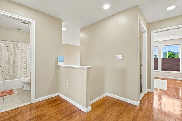 39 Frostpane Ln 39, Hopkinton, MA 01748