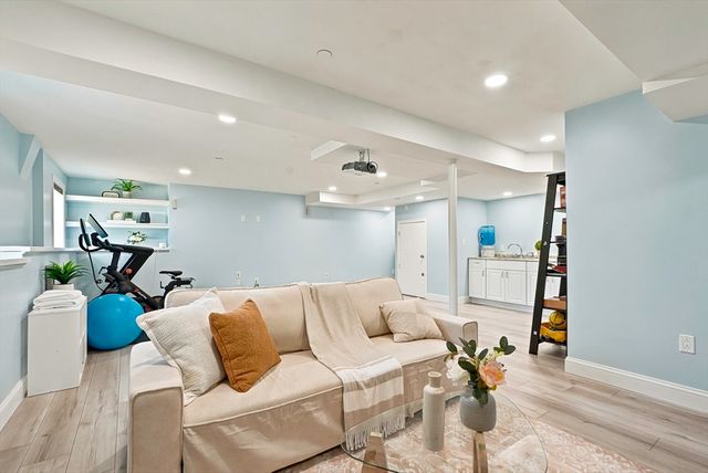 39 Frostpane Ln 39, Hopkinton, MA 01748
