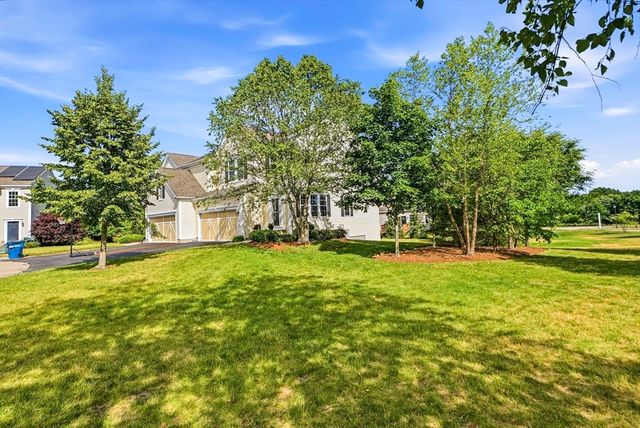 39 Frostpane Ln 39, Hopkinton, MA 01748