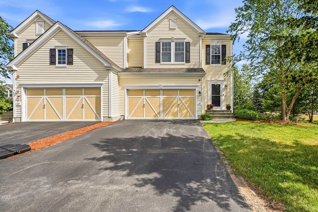 39 Frostpane Ln 39, Hopkinton, MA 01748