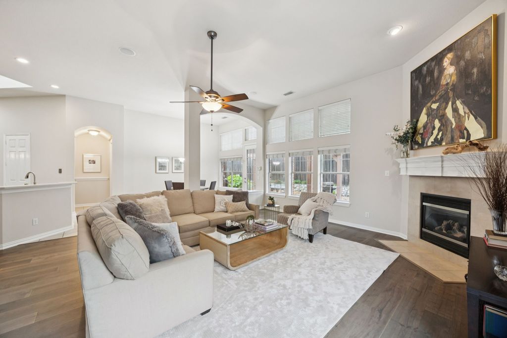 property-img