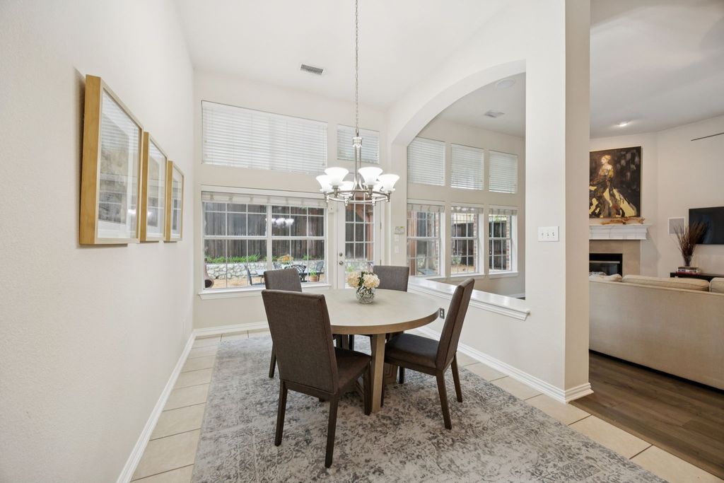 property-img