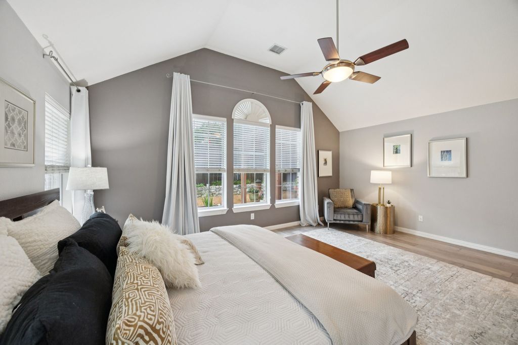 property-img
