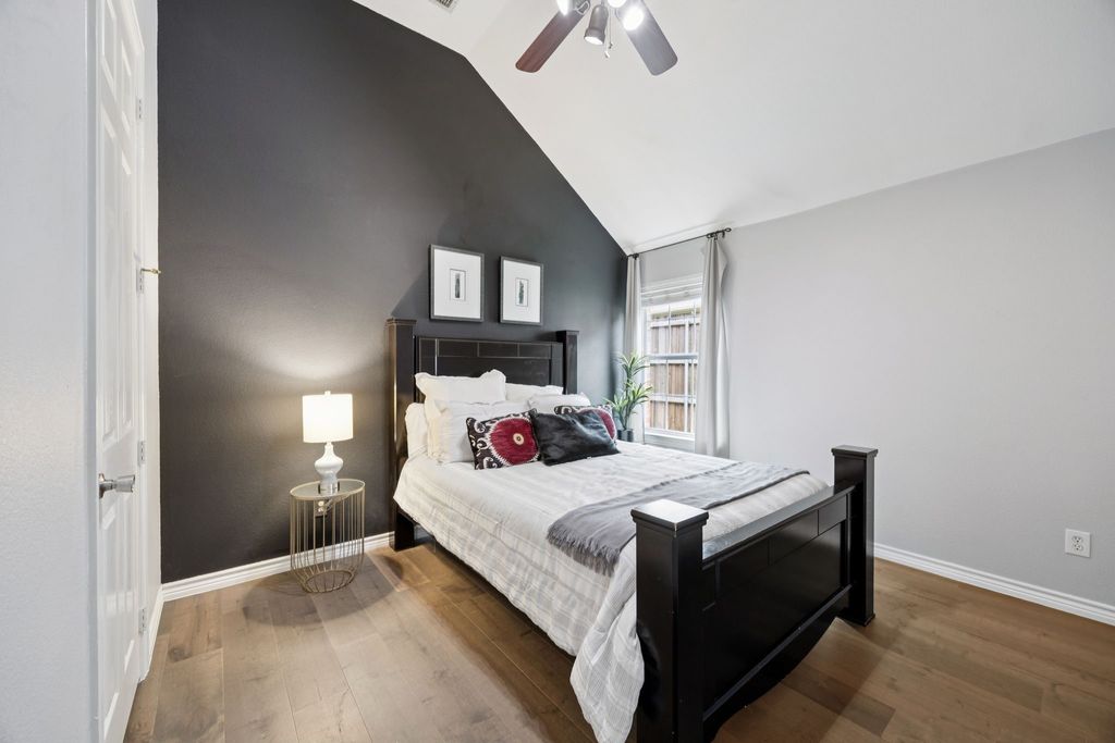 property-img