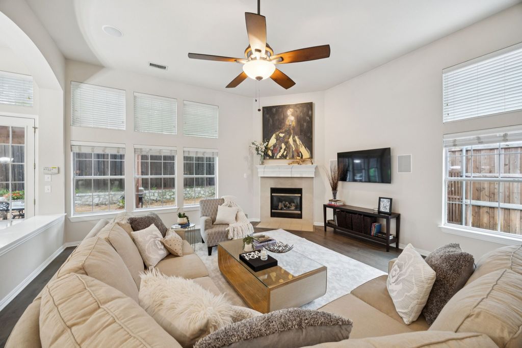 property-img
